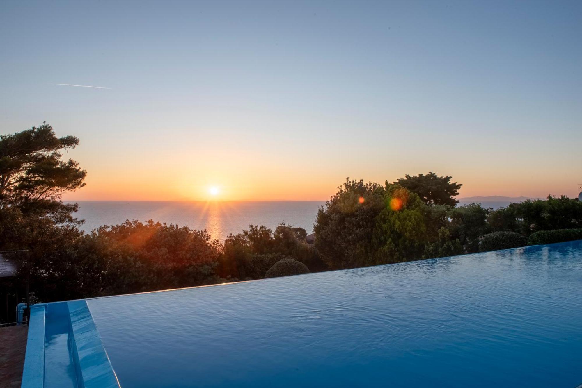 Boutique Hotel Torre Di Cala Piccola Porto Santo Stefano  Bagian luar foto
