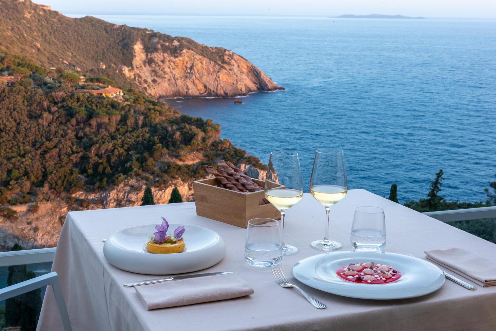 Boutique Hotel Torre Di Cala Piccola Porto Santo Stefano  Bagian luar foto
