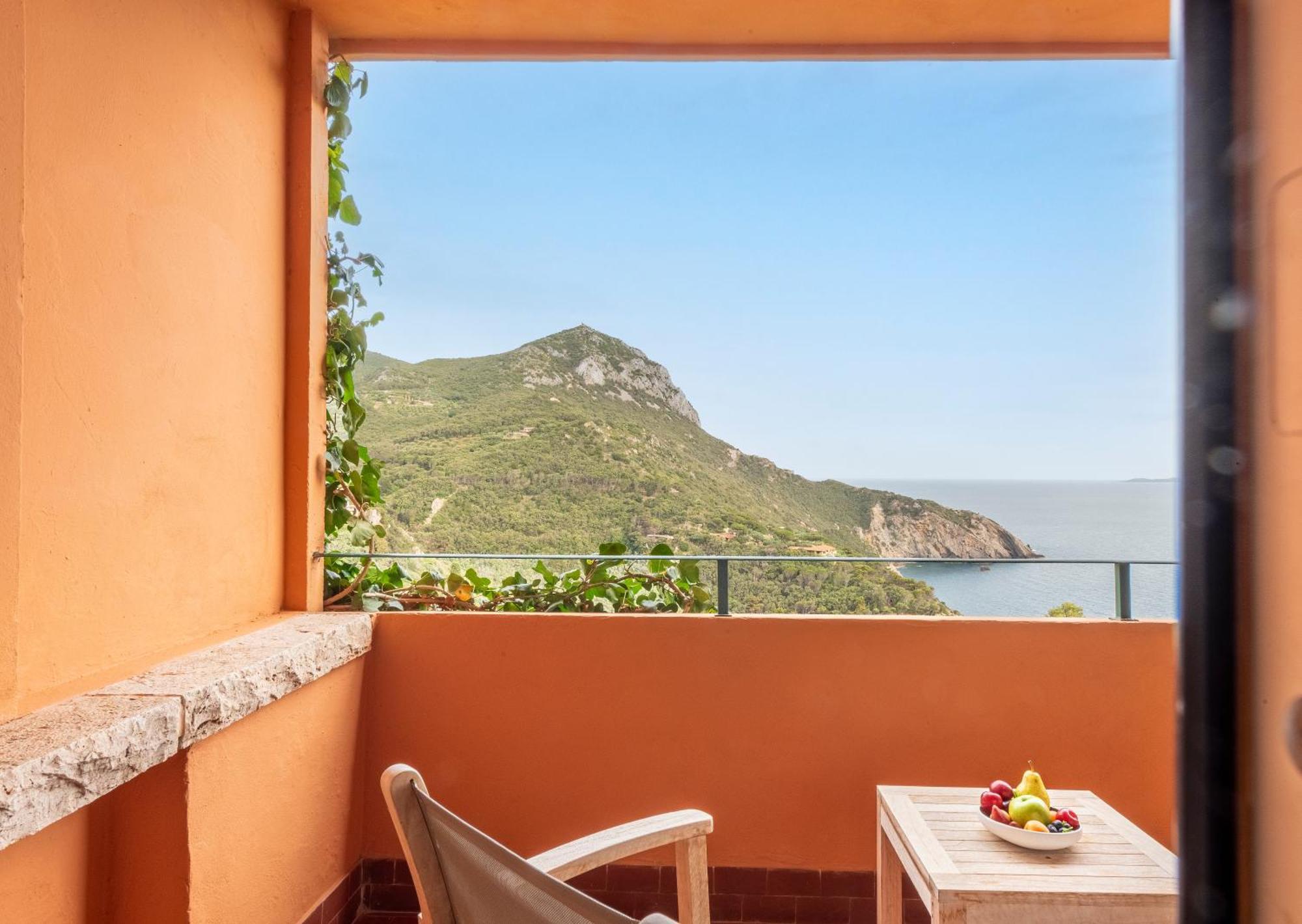 Boutique Hotel Torre Di Cala Piccola Porto Santo Stefano  Bagian luar foto